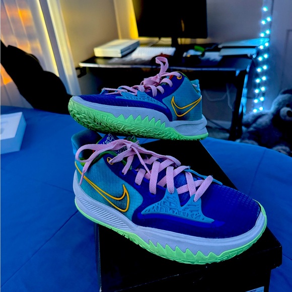 Nike Other - Kyrie 4 Low “keep sue fresh”